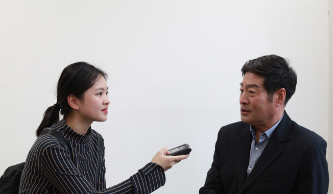 “王立刘海军到联系社区入户走访”