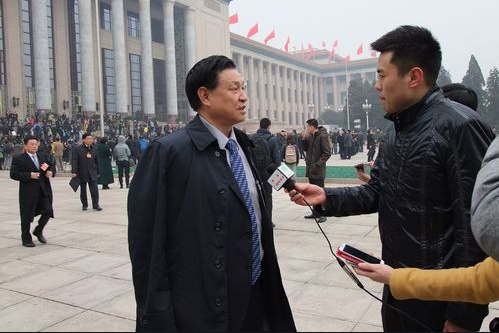 “刘海军赴汉与省政务服务办公室主任王建民座谈”